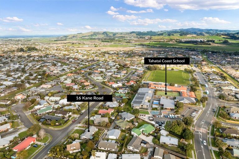 Photo of property in 16 Kane Road, Papamoa Beach, Papamoa, 3118