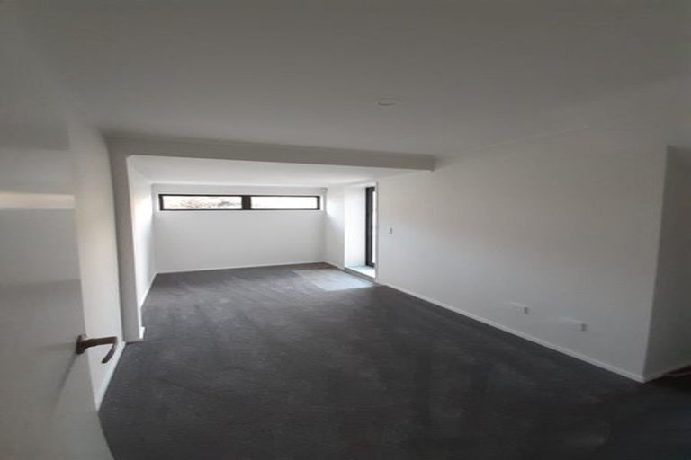 Photo of property in 31 Percy Dyett Drive, Karori, Wellington, 6012