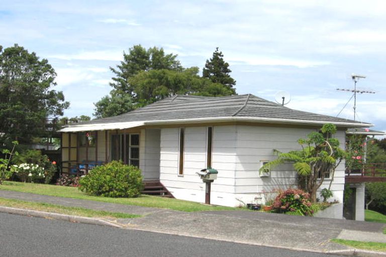 Photo of property in 153 Weatherly Road, Torbay, Auckland, 0630
