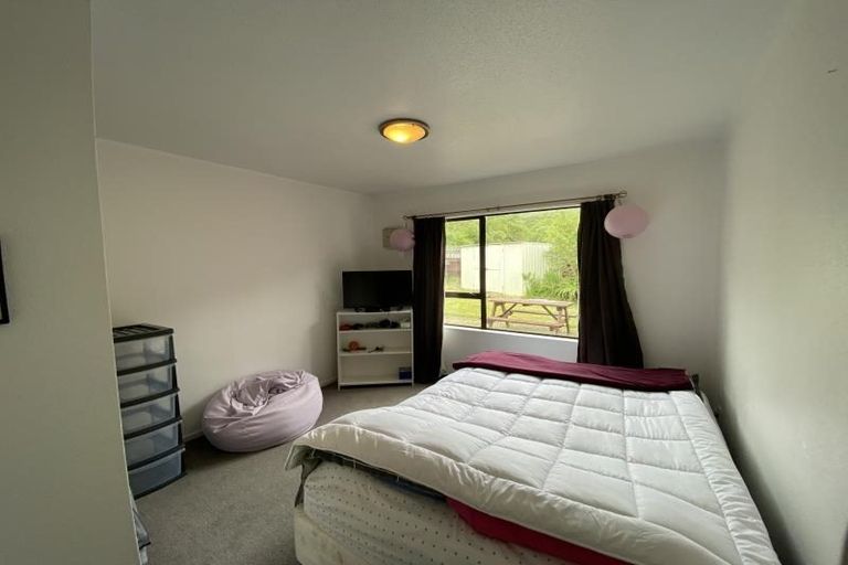 Photo of property in 3 Flinders Place, Johnsonville, Wellington, 6037