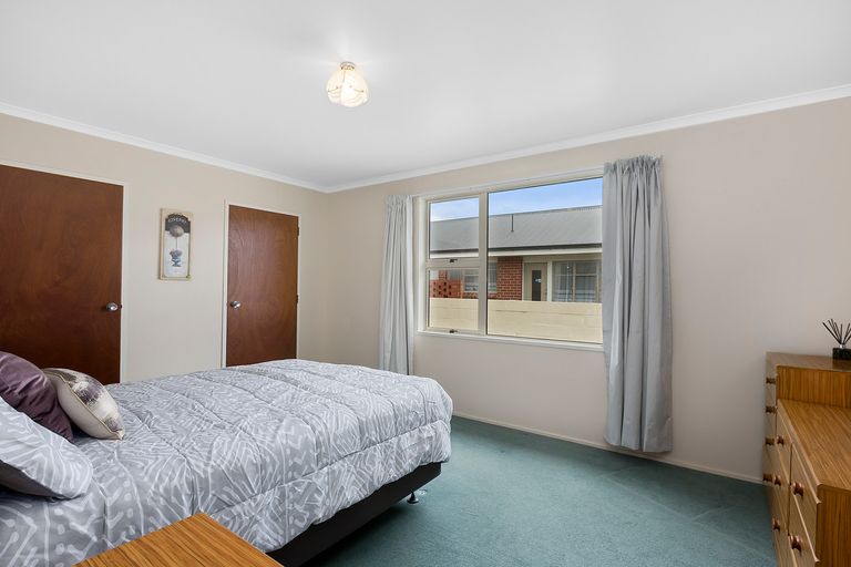 Photo of property in 165 Oxford Street, South Dunedin, Dunedin, 9012