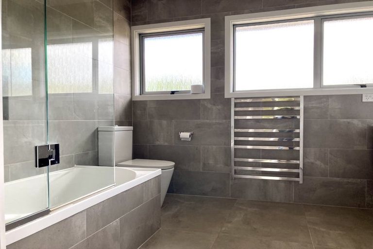 Photo of property in 395 Main Road, Huapai, Kumeu, 0810