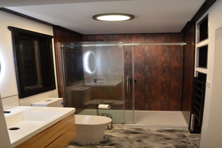 Photo of property in 112 Kawiu Road, Levin, 5510