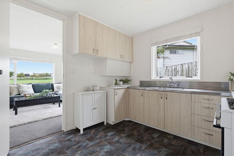 Photo of property in 140b Queen Street, Waiuku, 2123