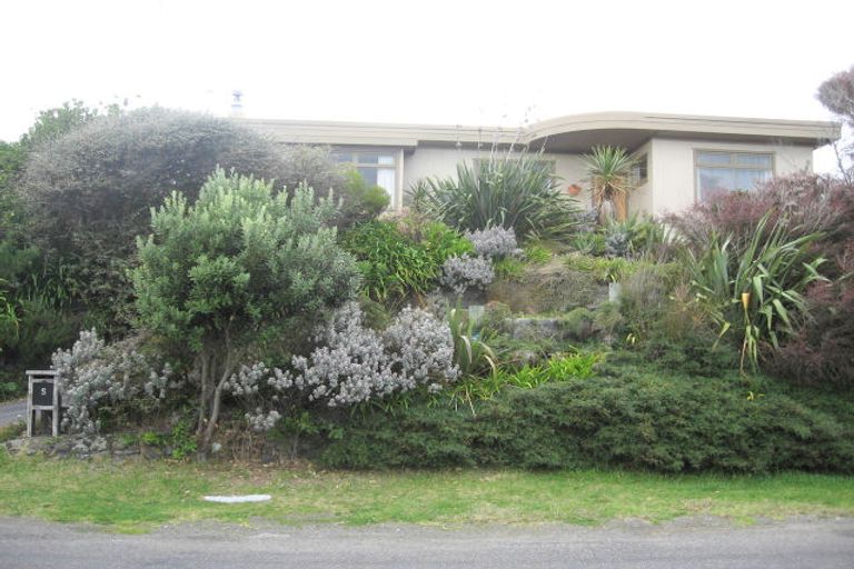 Photo of property in 5 Tennis Court Road, Raumati South, Paraparaumu, 5032