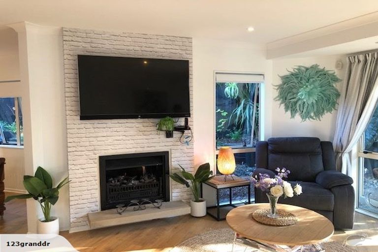 Photo of property in 44a Selwyn Road, Cockle Bay, Auckland, 2014