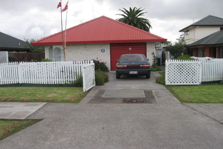 Photo of property in 14 Gadsby Road, Favona, Auckland, 2024
