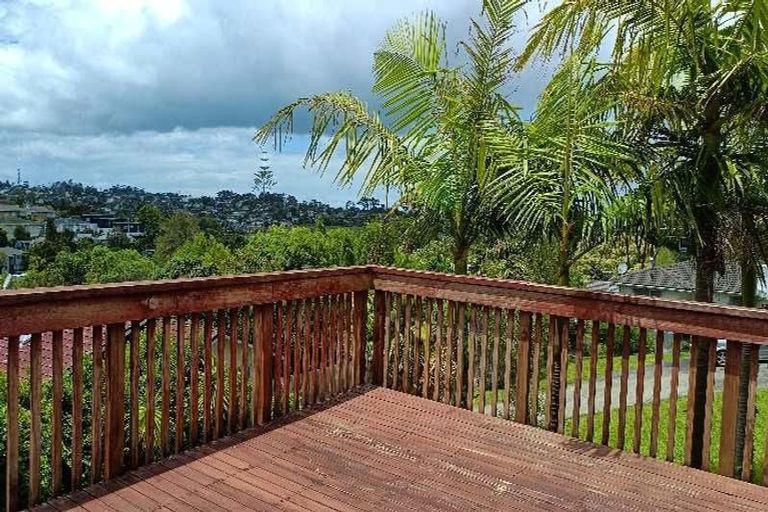 Photo of property in 10 Aralia Road, Sunnynook, Auckland, 0620