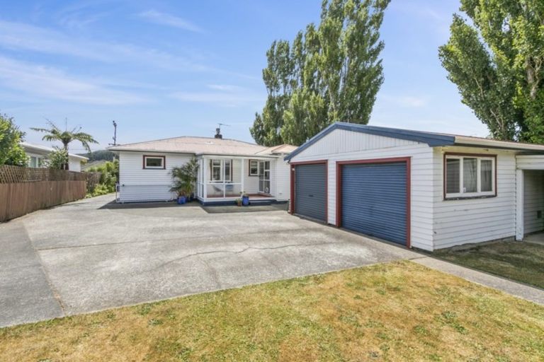 Photo of property in 43 Totara Street, Wainuiomata, Lower Hutt, 5014