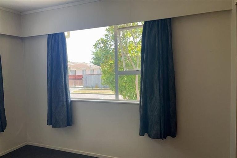 Photo of property in 28 Heather Street, Levin, 5510