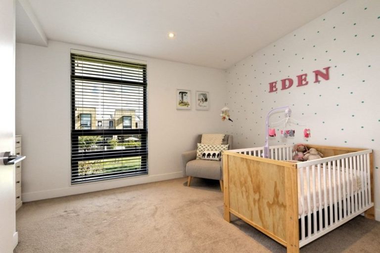 Photo of property in 17 Isitt Road, Hobsonville, Auckland, 0616