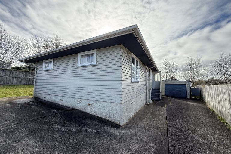 Photo of property in 9 Locket Road, Glenfield, Auckland, 0629