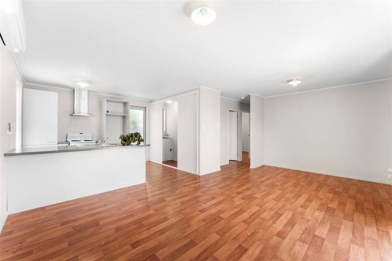 Photo of property in 10 Te Kanawa Crescent, Henderson, Auckland, 0610