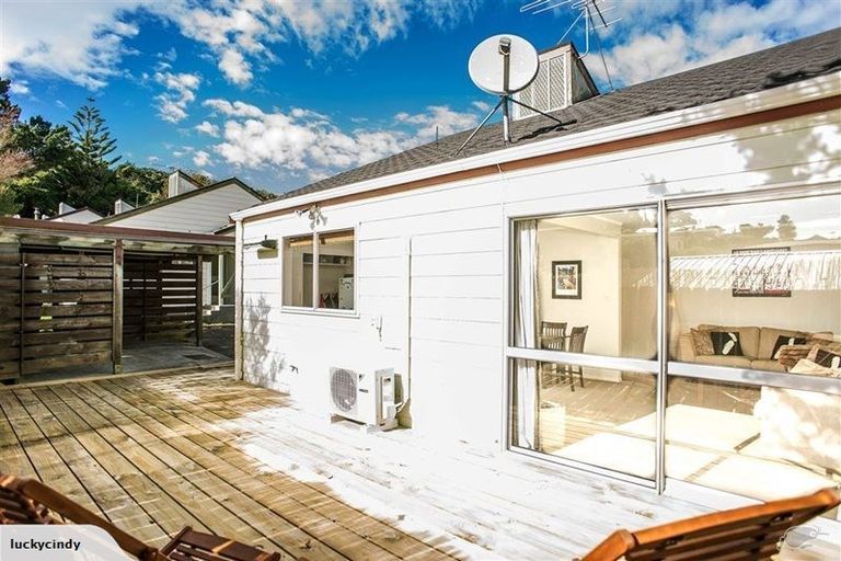 Photo of property in 2/146 Newlands Road, Newlands, Wellington, 6037