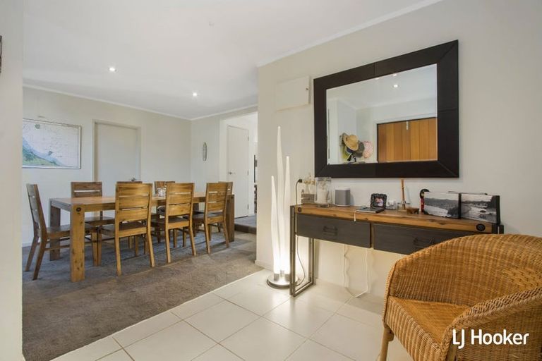 Photo of property in 28 Ocean View Road, Waihi Beach, 3611