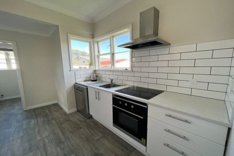 Photo of property in 1/126 Waiwhetu Road, Waterloo, Lower Hutt, 5011