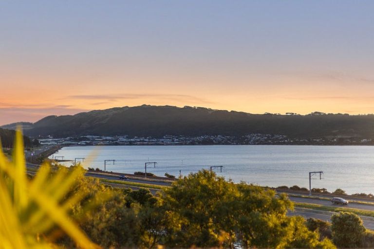 Photo of property in 9 Ayr Place, Papakowhai, Porirua, 5024