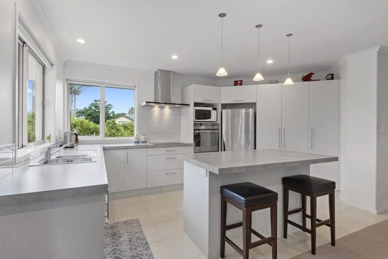 Photo of property in 160b One Tree Point Road, One Tree Point, 0118