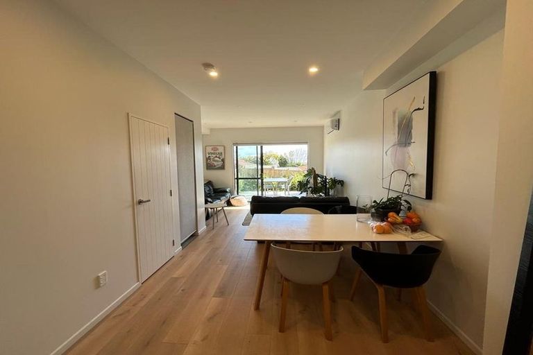 Photo of property in 4/60 Highland Drive, Highland Park, Auckland, 2010