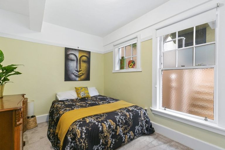 Photo of property in Inverleith Apartments, 1/306 Oriental Parade, Oriental Bay, Wellington, 6011