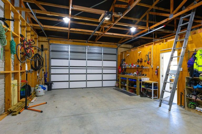 Photo of property in 6a Huia Street, Waikawa, Picton, 7220