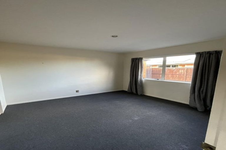 Photo of property in 6 Blue Gum Place, New Brighton, Christchurch, 8083