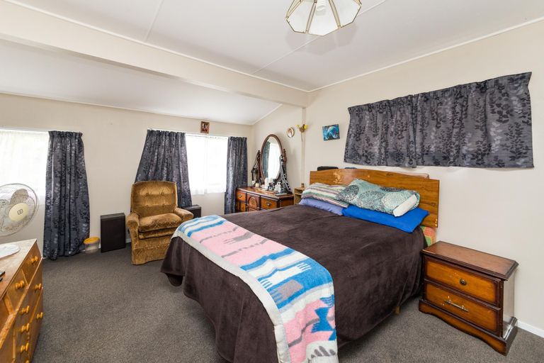 Photo of property in 21 Dahlstrom Grove, Kelvin Grove, Palmerston North, 4414