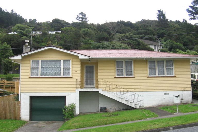 Photo of property in 71 Bird Grove, Stokes Valley, Lower Hutt, 5019