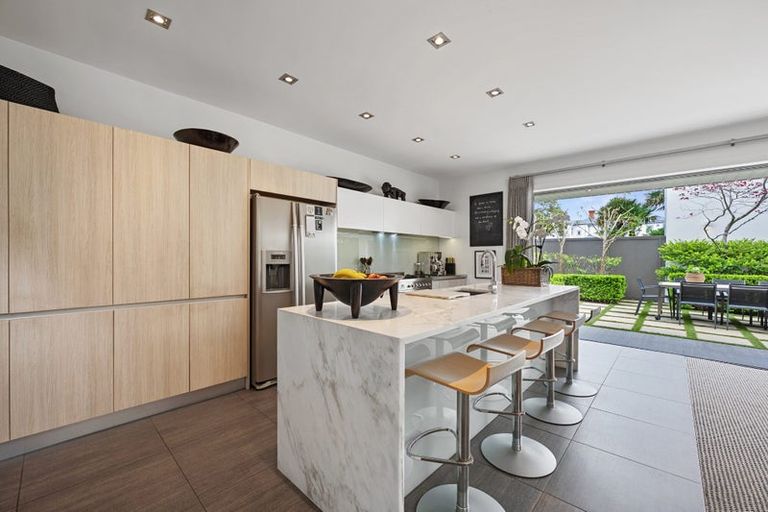 Photo of property in 47 Princes Street, Northcote Point, Auckland, 0627