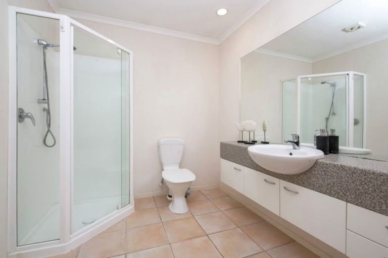 Photo of property in 5/124 Pakuranga Road, Pakuranga, Auckland, 2010