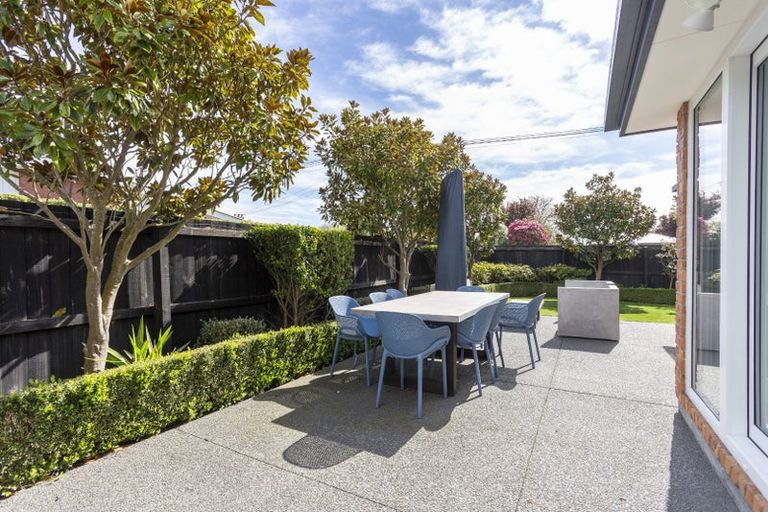 Photo of property in 1 Rosefield Lane, Northcote, Christchurch, 8052