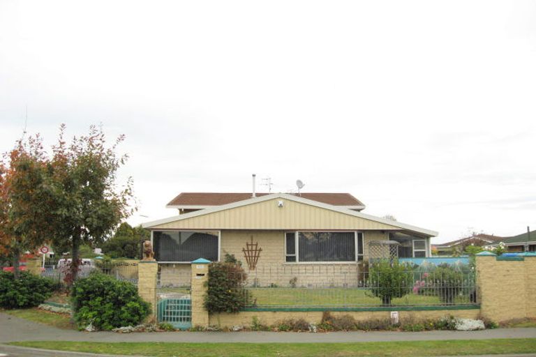 Photo of property in 133 Yaldhurst Road, Sockburn, Christchurch, 8042