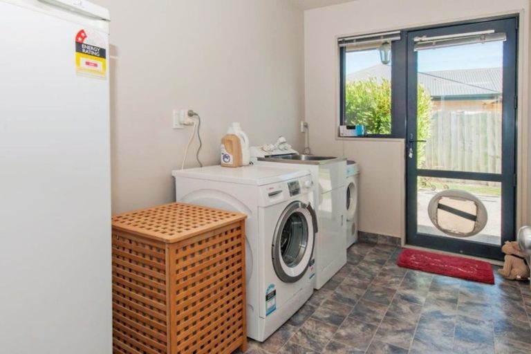 Photo of property in 22 Markham Way, Rolleston, 7614