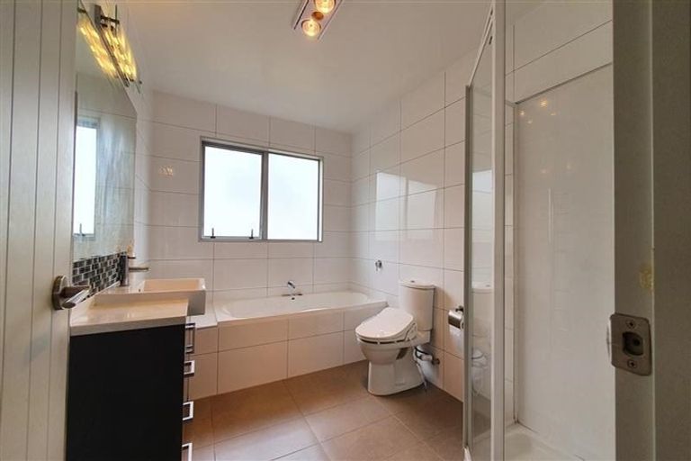 Photo of property in 64 Oakway Drive, Schnapper Rock, Auckland, 0632