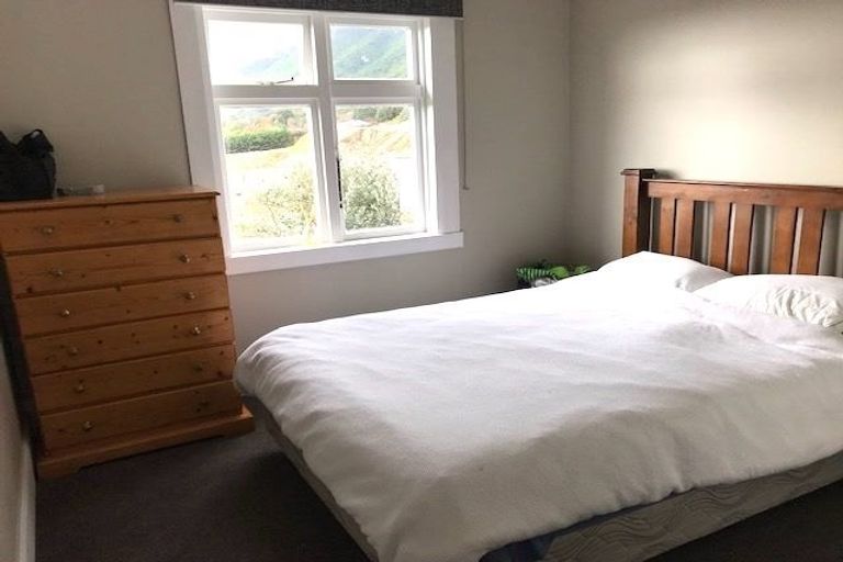 Photo of property in 28 Matenga Street, Waikanae, 5036