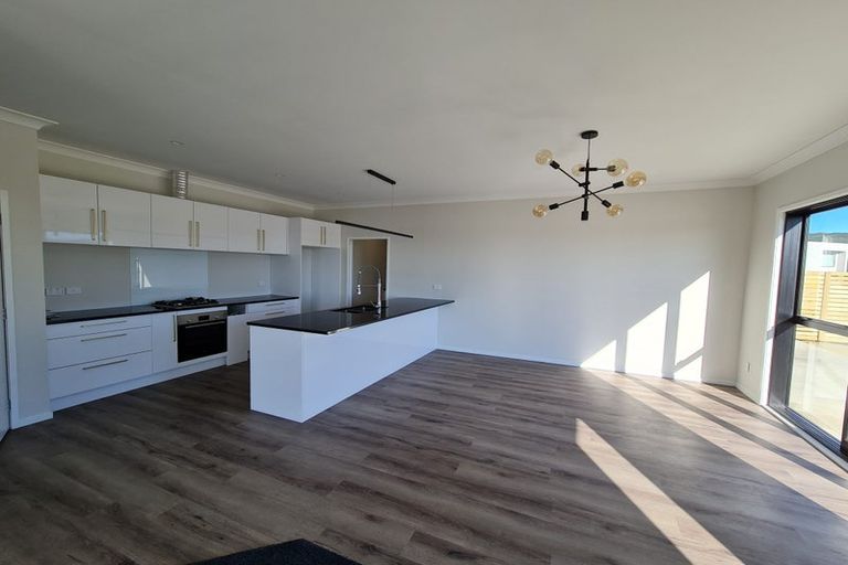 Photo of property in Queen Charlotte Drive, Aotea, Porirua, 5024