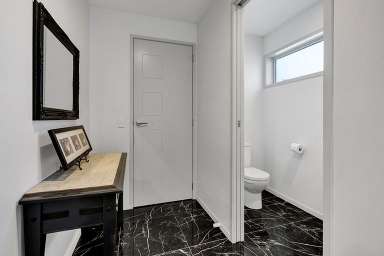 Photo of property in 5d Vardon Way, Waiwhakaiho, New Plymouth, 4312