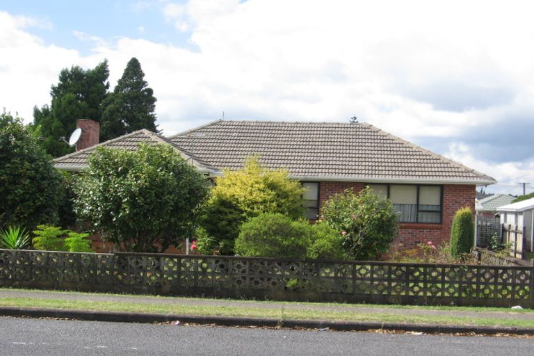 Photo of property in 73 Archibald Road, Kelston, Auckland, 0602