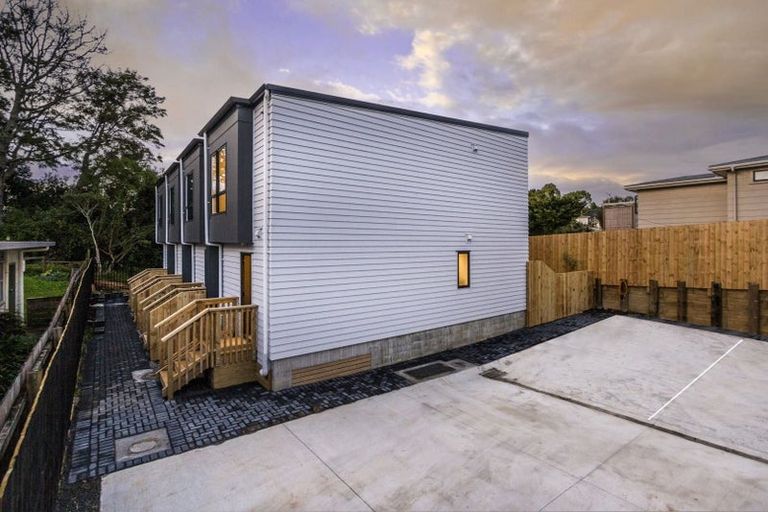 Photo of property in 50c Sherwood Avenue, Te Atatu South, Auckland, 0610