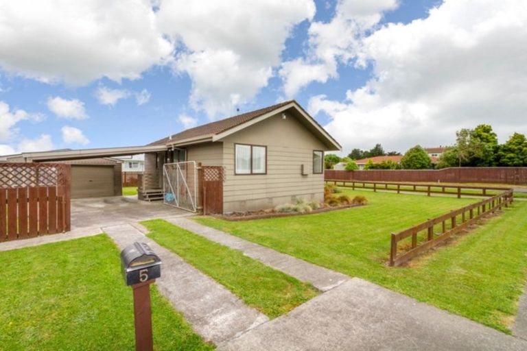 Photo of property in 5 Cemetery Road, Sanson, 4817