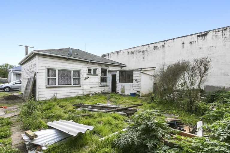 Photo of property in 51 Reid Road, South Dunedin, Dunedin, 9012
