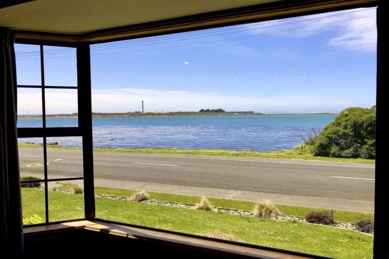 Photo of property in 100 Marine Parade, Bluff, 9814