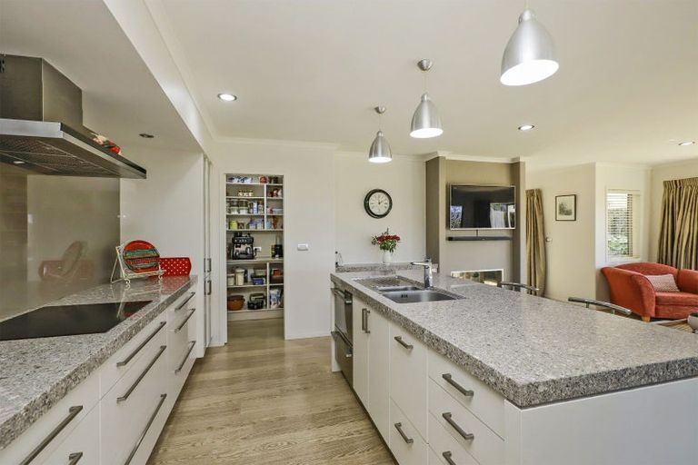 Photo of property in 3 Flers Place, Taradale, Napier, 4112