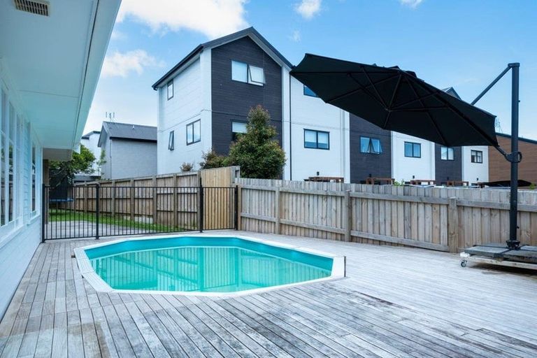 Photo of property in 3 Shamrock Lane, Te Atatu Peninsula, Auckland, 0610