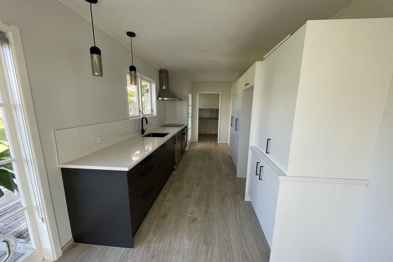 Photo of property in 33 Seon Place, Birkdale, Auckland, 0626