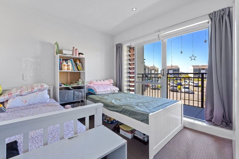 Photo of property in 10a/71 Spencer Road, Oteha, Auckland, 0632