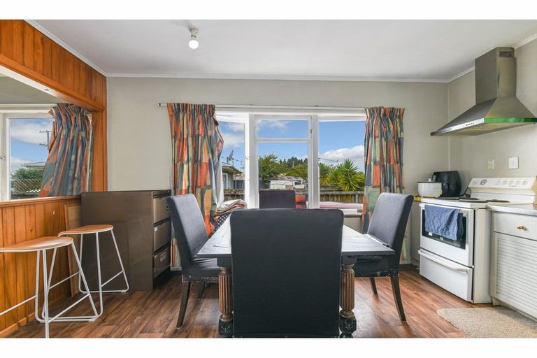 Photo of property in 8 Fairview Road, Western Heights, Rotorua, 3015