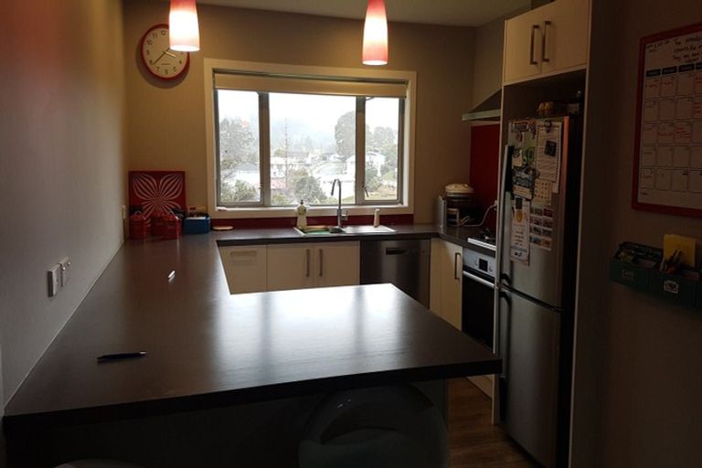 Photo of property in 28 Sunstone Crescent, Brown Owl, Upper Hutt, 5018