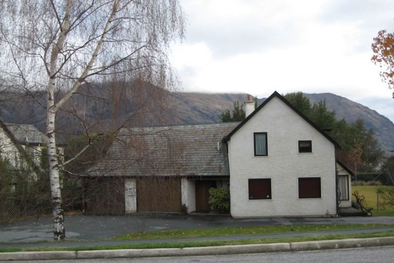 Photo of property in 26 Beacon Point Road, Wanaka, 9305