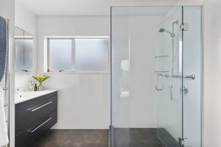 Photo of property in 3/23 Lakeside Drive, Orewa, 0931